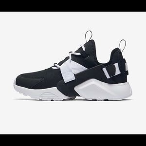 nike huarache city lows